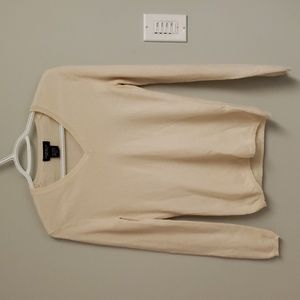 Beige v-neck cashmere sweater